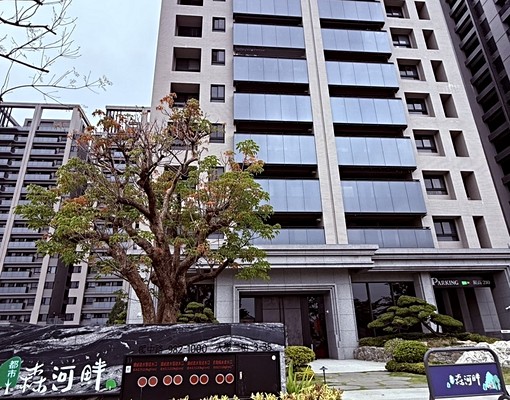 (可租補)高大特區/森河畔/兩房+平車+大露臺 - Image 1