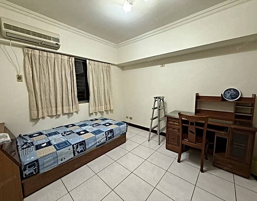 南區學府路四房+車位。傢俱、傢電全配、可租補、戶籍及寵物出租 - Image 9