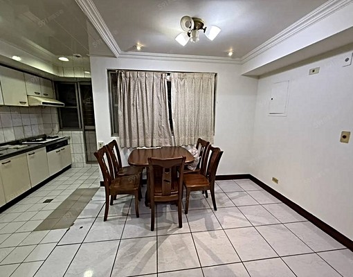 南區學府路四房+車位。傢俱、傢電全配、可租補、戶籍及寵物出租 - Image 2