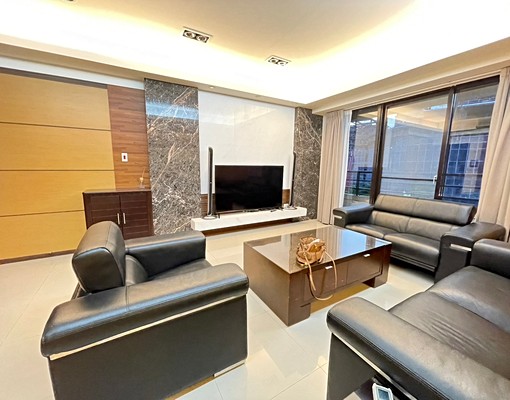 竹北自強北路4房2廳2衛3陽台有平面車位一個 - Image 2