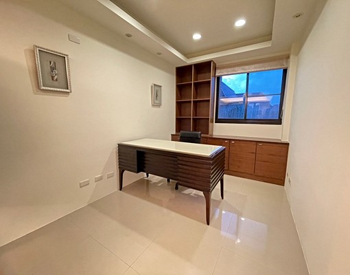 竹北自強北路4房2廳2衛3陽台有平面車位一個 - Image 9