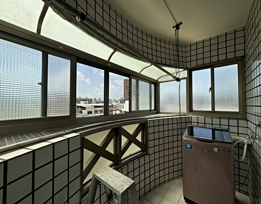 🍎市政府捷運~可戶籍可租補~電梯~陽台傢俱電大套房 - Image 8