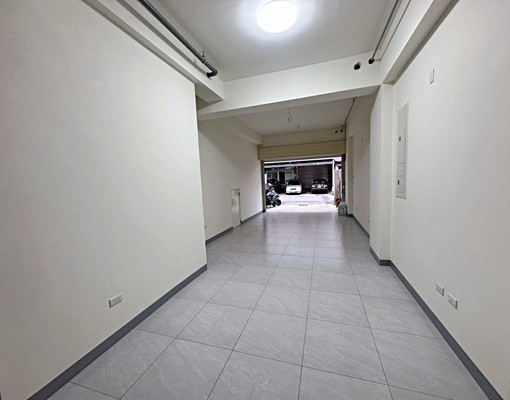 高鐵特區｜科技業辦公室｜美業工作室｜門前停車 - Image 2