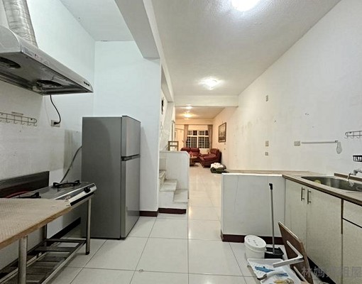 可寵可拜拜🌱安南區靜巷內3房透天🌱客廳牆面會粉刷 - Image 5