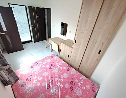 可租補東區九成新陽台獨洗曬採光好 - Image 1