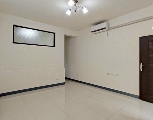 北區長榮路五段|透天厝2樓3|全新整修3房1廳2衛 - Image 1