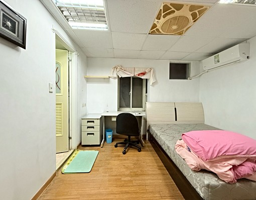 永安市場🚄雙人掀床開窗🌟水泥磚牆🧱變頻冷氣⚡️便宜首選 - Image 3