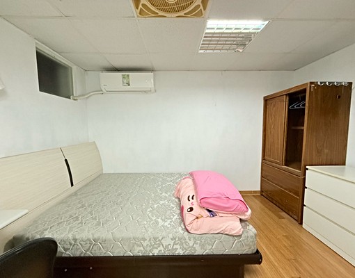 永安市場🚄雙人掀床開窗🌟水泥磚牆🧱變頻冷氣⚡️便宜首選 - Image 9