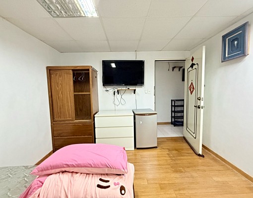 永安市場🚄雙人掀床開窗🌟水泥磚牆🧱變頻冷氣⚡️便宜首選 - Image 11