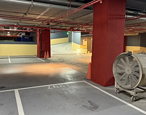 民生社區停車位-有特斯拉充電椿,家用車租金含電費 - Image 3