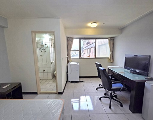 近逢甲/獨立門牌/安靜通風/台水電/社宅可租補免仲費/意志力 - Image 3