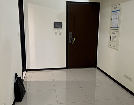 新大樓漢皇盛世社區車位可另租 - Image 8