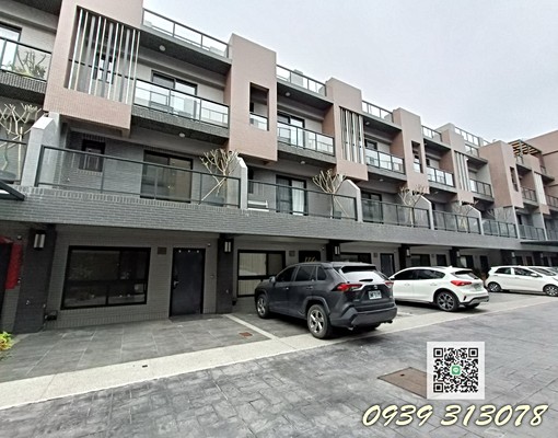 🌈17分北屯與新社🌈雙車位正4套6衛舒適全新電梯別墅 - Image 1