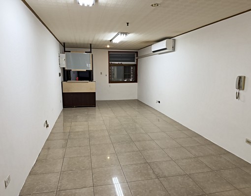 屋主自租,運河邊大樓,下樓就有7-11跟全家便利商店 - Image 6