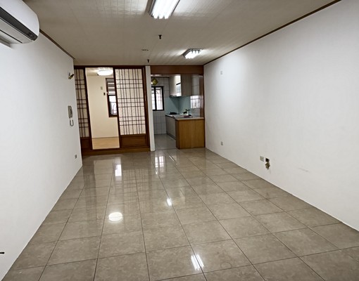 屋主自租,運河邊大樓,下樓就有7-11跟全家便利商店 - Image 3