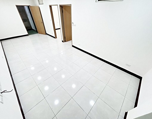 捷運幸福◆新整修2房◆採光佳可貓★門口停車 - Image 2