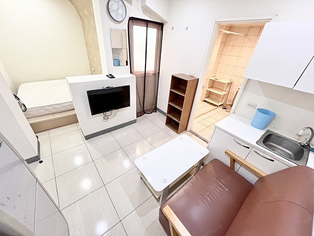 逢甲僑光✅流理台✅陽台獨洗✅類一房一廳✅室內機車位 - Image 1