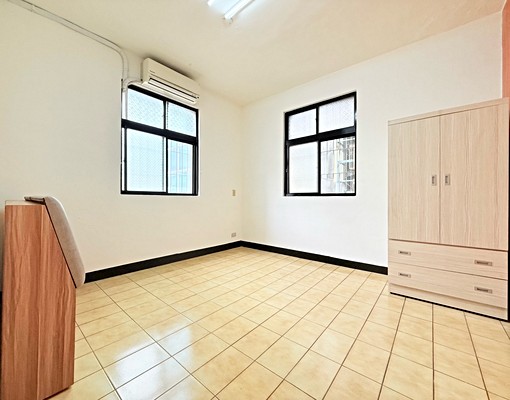 新北產業園區站/超值四房/台水台電/前後陽台/廚房可開伙 - Image 10