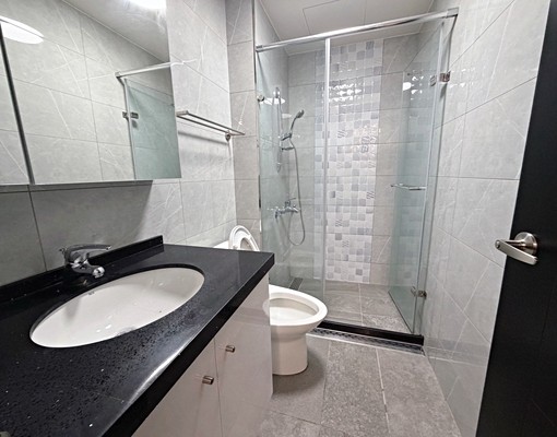 【學士花園】→採光好三房，含車管，可租補 - Image 11