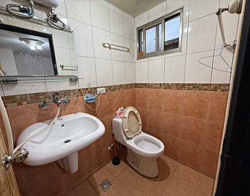 共用洗衣機.電梯*廁所對外窗 - Image 5