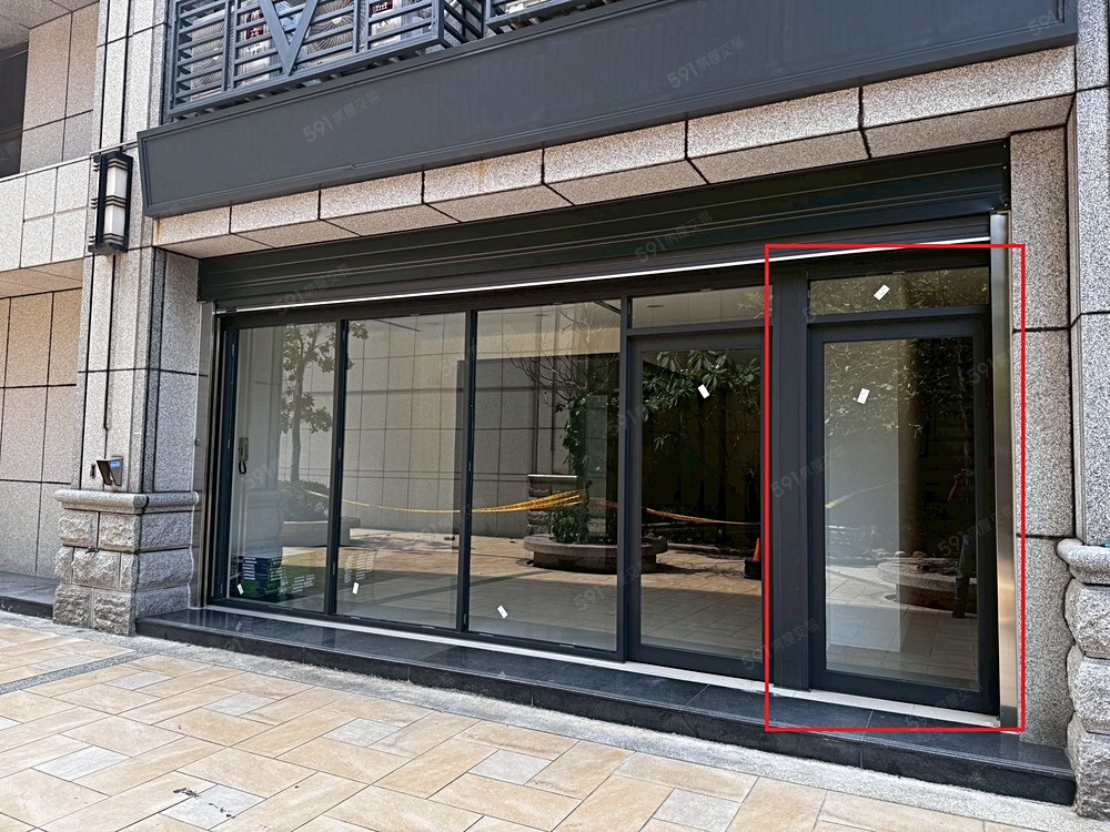 新竹租屋,香山租屋,住辦出租,獨立進出口(紅框處 進去為樓梯)_