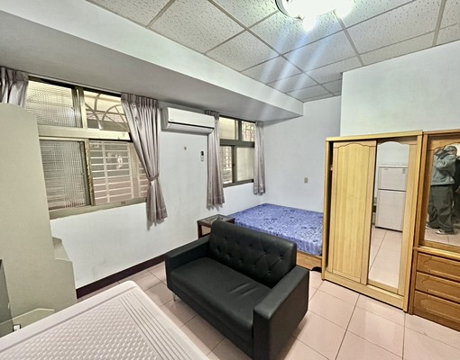 【凌群】可租補/可開伙/獨洗陽台/低樓層/一卡皮箱入住 - Image 3