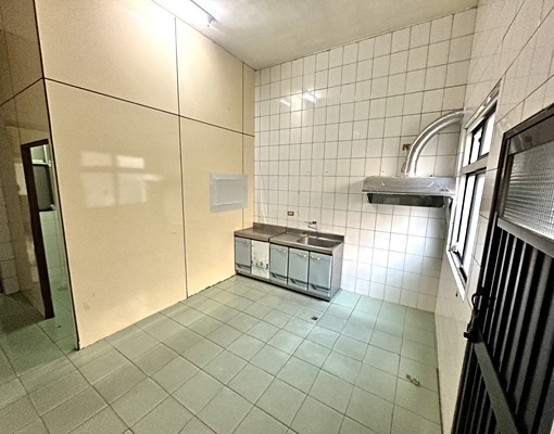 南屯整棟空屋透天|可租補、戶籍|台水電|近烏日啤酒廠 - Image 2