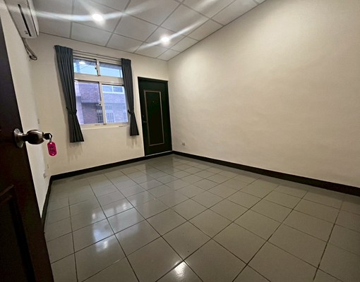 【恩典滿溢】海山路二段整棟可戶籍補助透天出租中 - Image 2