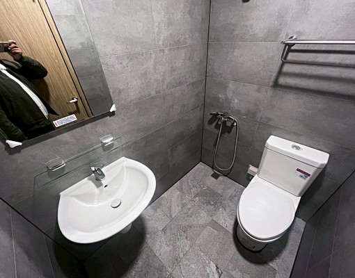 【恩典滿溢】全新完工壽山路電梯兩房兩個機車位~適合上班族情侶 - Image 13