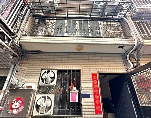 潭子超俗透天3房|可租補.戶籍|近頭家厝火車站 - Image 1