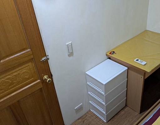 致理正後門向陽早午餐店巷子新雅房:自租附垃圾資源回收代收 - Image 2