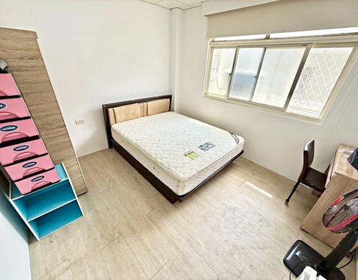 三和國中站‧採光套房‧貓咪友善‧獨洗外推窗‧含水費第四台網路 - Image 1