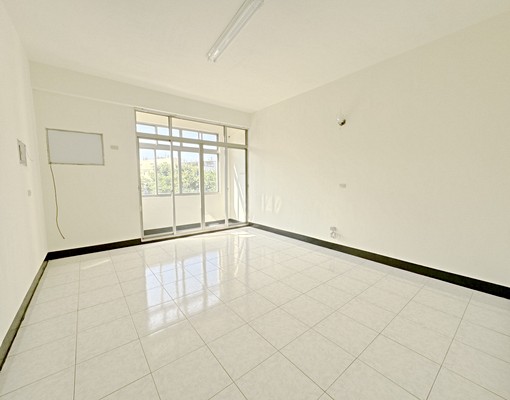 北區近大港國小稀有大坪數挑高4房住辦合一 - Image 8