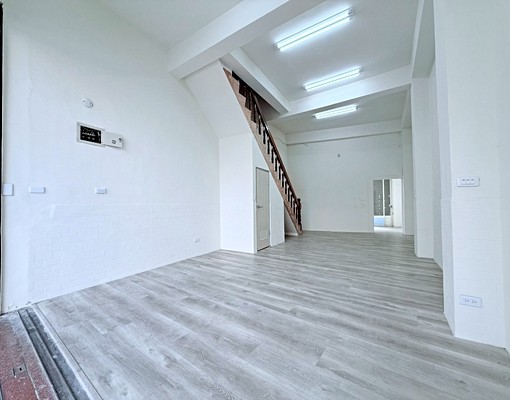 豐洲路透天店面整棟/可寵/可神明 - Image 1