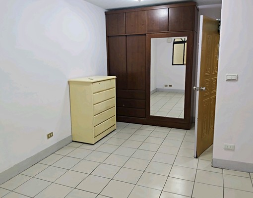 可租補.新埔捷運黃金二樓三房大陽台 - Image 4