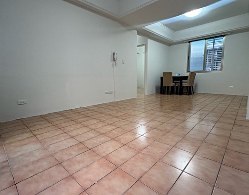 社宅租補💰鄰新莊捷運站5分鐘🚉全新整修+新莊棒球場就在旁 - Image 1