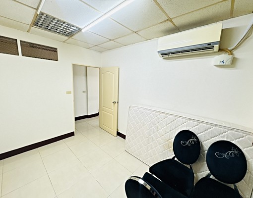 西屯上石南十巷💦三房二廳一衛+平車💦走路逢甲近新光大遠百 - Image 6