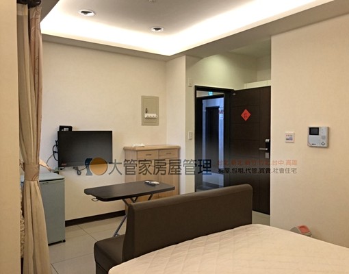 租巨城旁.屋況極新附陽台洗衣機 - Image 2