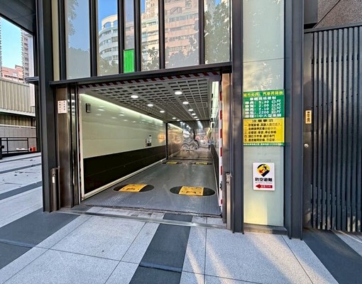 可租補⭐️巨蛋商圈I-Home5雙陽台2+1房機械升降平車 - Image 15