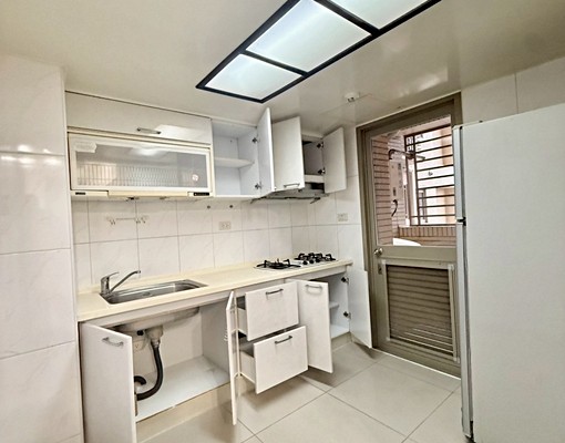 格局方正✨採光三房兩廳✨戶數單純✨平車✨黃金地段✨大坪數 - Image 7