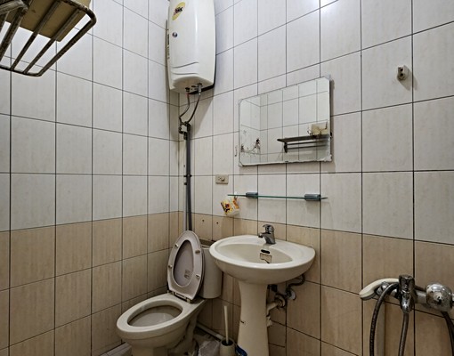 六家小資套房。有對外窗。變頻冷氣 - Image 6