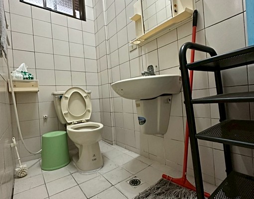 近74車庫美墅|四房好利用|社區環境好|雙出入口|中庭散步| - Image 1