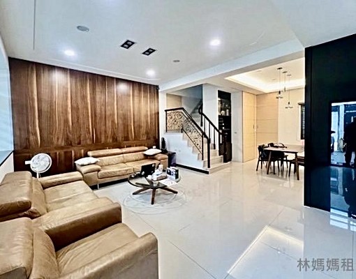 北區🔺北安路一段~高級雙車庫透天4房~公司住家均可 - Image 1