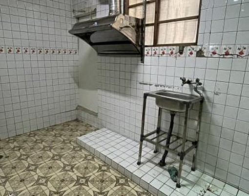 中山東路🔺車庫透天4房~家電俱全 - Image 8