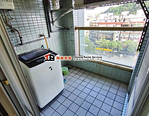 捷運象山站●1+1書房*機能佳*公設齊全 - Image 10