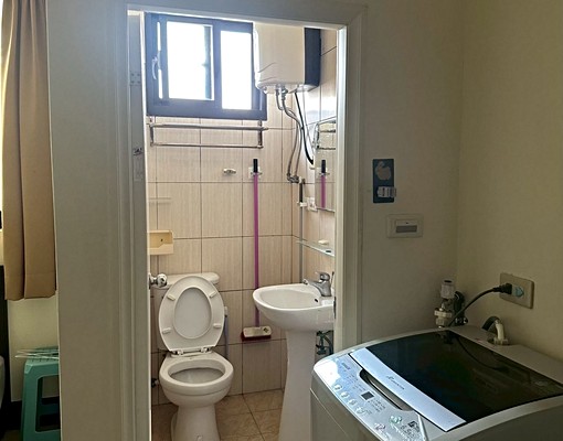 武陵湳雅商圈--大潤發及大魯閣旁優質套房(有獨洗) - Image 3