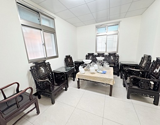 質感空間👑三民國中站約270公尺💕4房2廳2衛全新粉刷 - Image 1