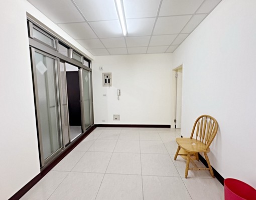 質感空間👑三民國中站約270公尺💕4房2廳2衛全新粉刷 - Image 5