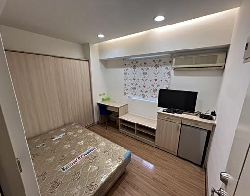 公園綠地生活機能優,社區門禁(單人套房) - Image 1