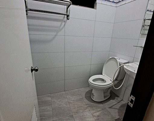 延平路1段透天1至3樓1樓可停車 - Image 5